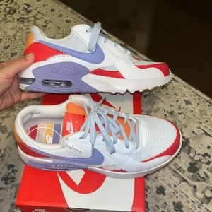 WMNS NIKE AIR MAX EXCEE 8.5
